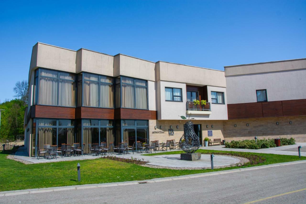 Hotel & Distillery Monogram Gradac  Екстер'єр фото