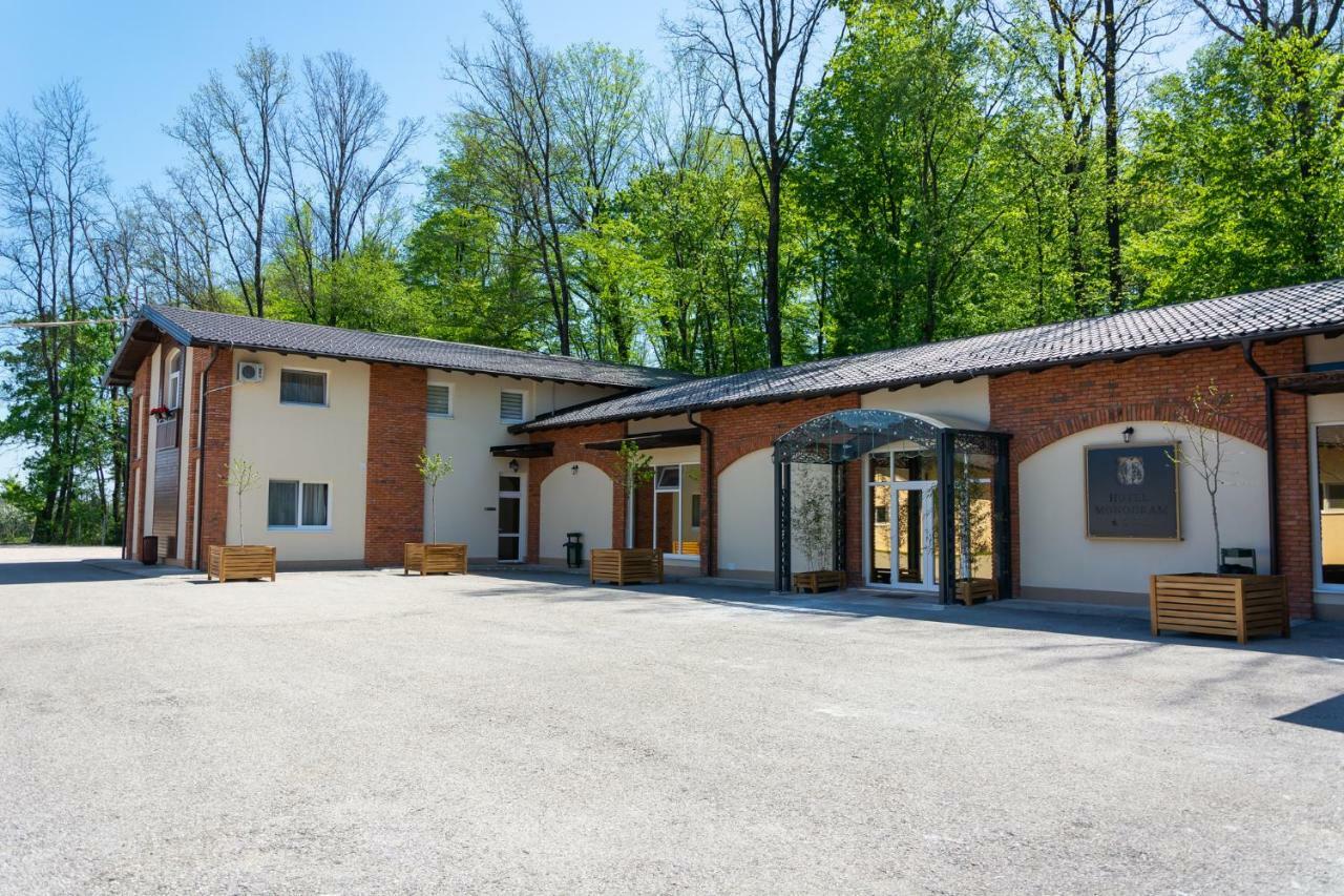 Hotel & Distillery Monogram Gradac  Екстер'єр фото