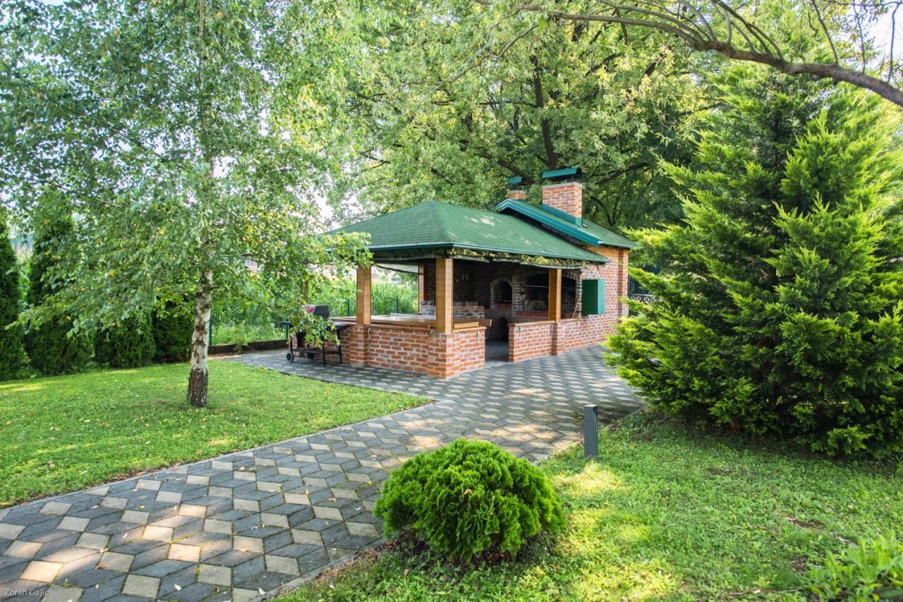 Hotel & Distillery Monogram Gradac  Екстер'єр фото