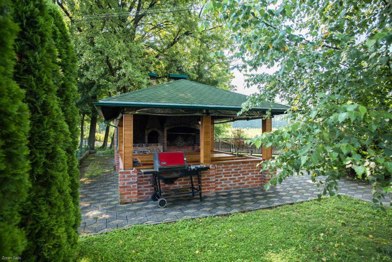 Hotel & Distillery Monogram Gradac  Екстер'єр фото